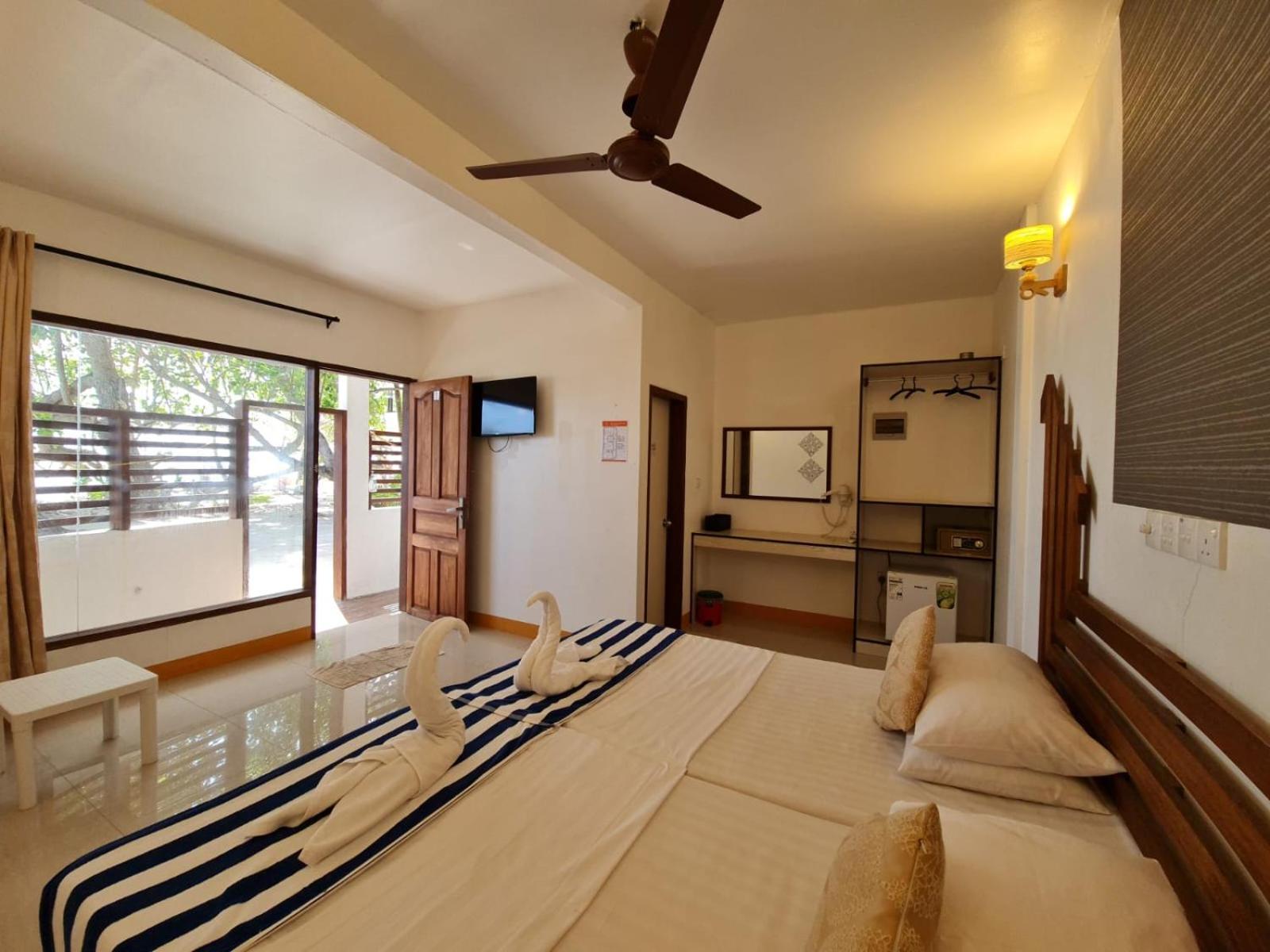 Liberty Guesthouse Maldives Mahibadhoo Exterior foto